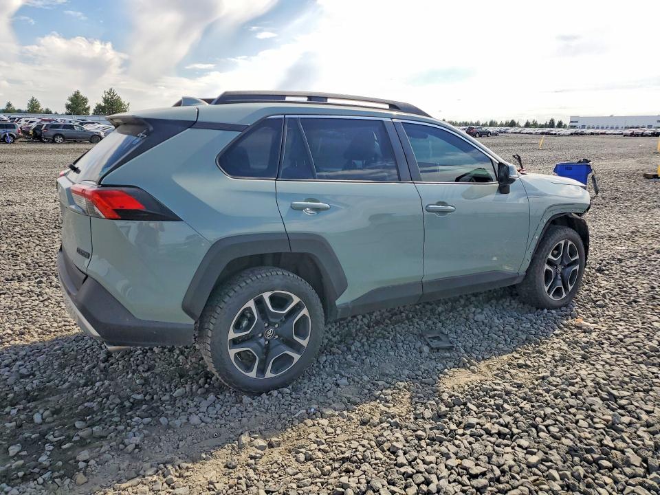 Продаж на аукціоні авто 2021 Toyota Rav4, vin: 2T3J1RFV1MW160107, номер лоту: 60750906
