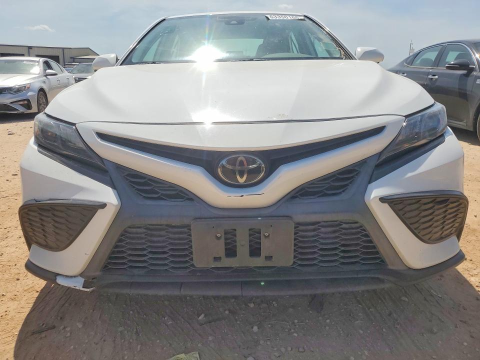 Продаж на аукціоні авто 2021 Toyota Camry, vin: 4T1G11AK1MU579205, номер лоту: 63350166
