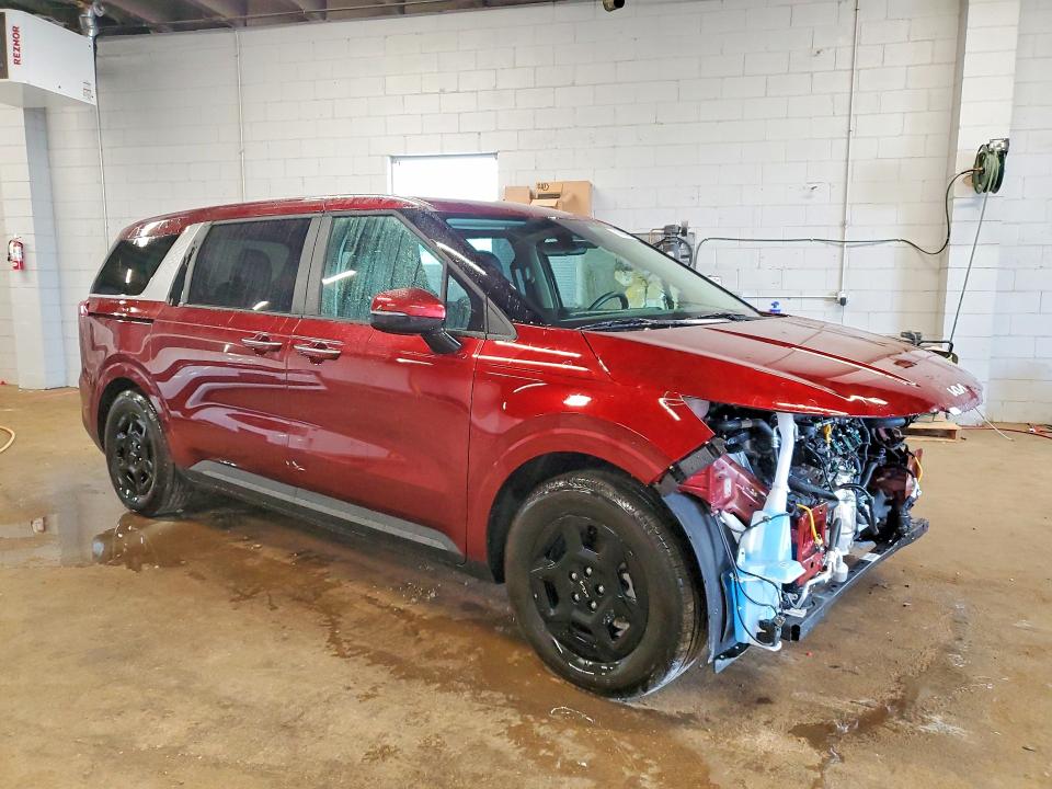2026 Kia Carnival მანქანა იყიდება აუქციონზე, vin: KNDNB5K31T6611290, აუქციონის ნომერი: 60082036