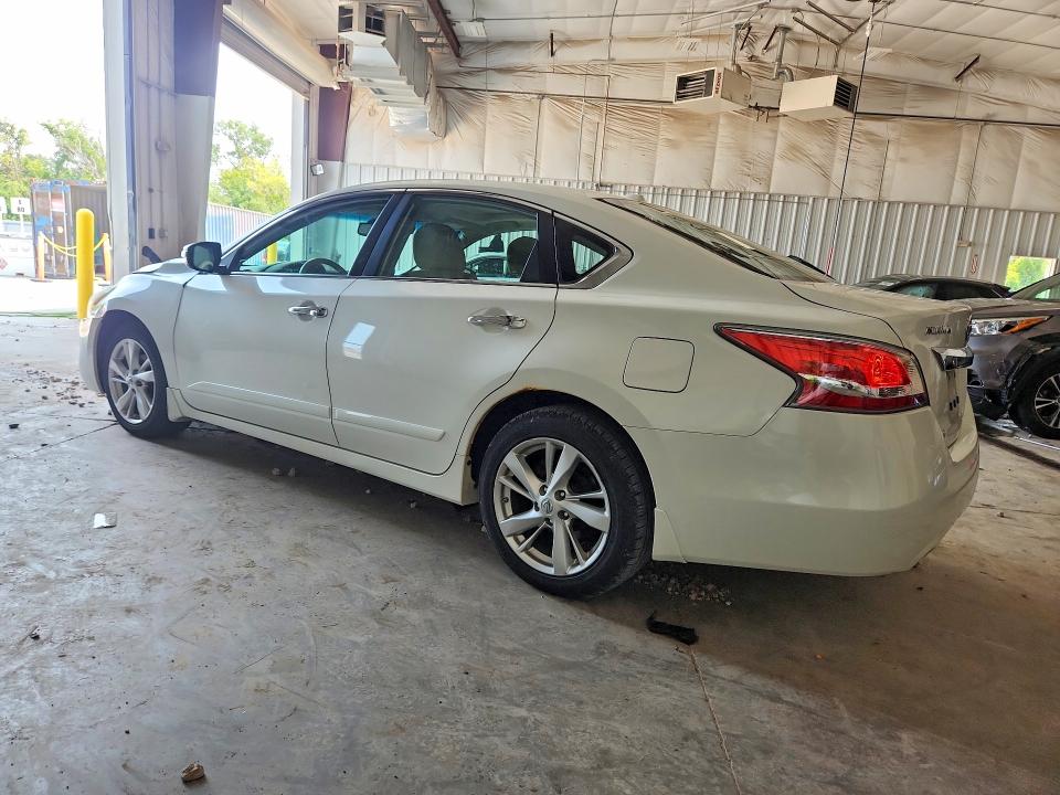 2015 Nissan Altima მანქანა იყიდება აუქციონზე, vin: 1N4AL3AP7FN861766, აუქციონის ნომერი: 62946726