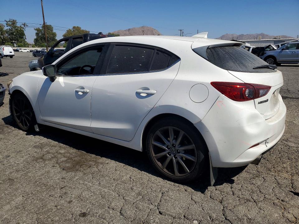 60197236 :رقم المزاد ، 3MZBN1L37JM171202 vin ، 2018 Mazda 3 مزاد بيع