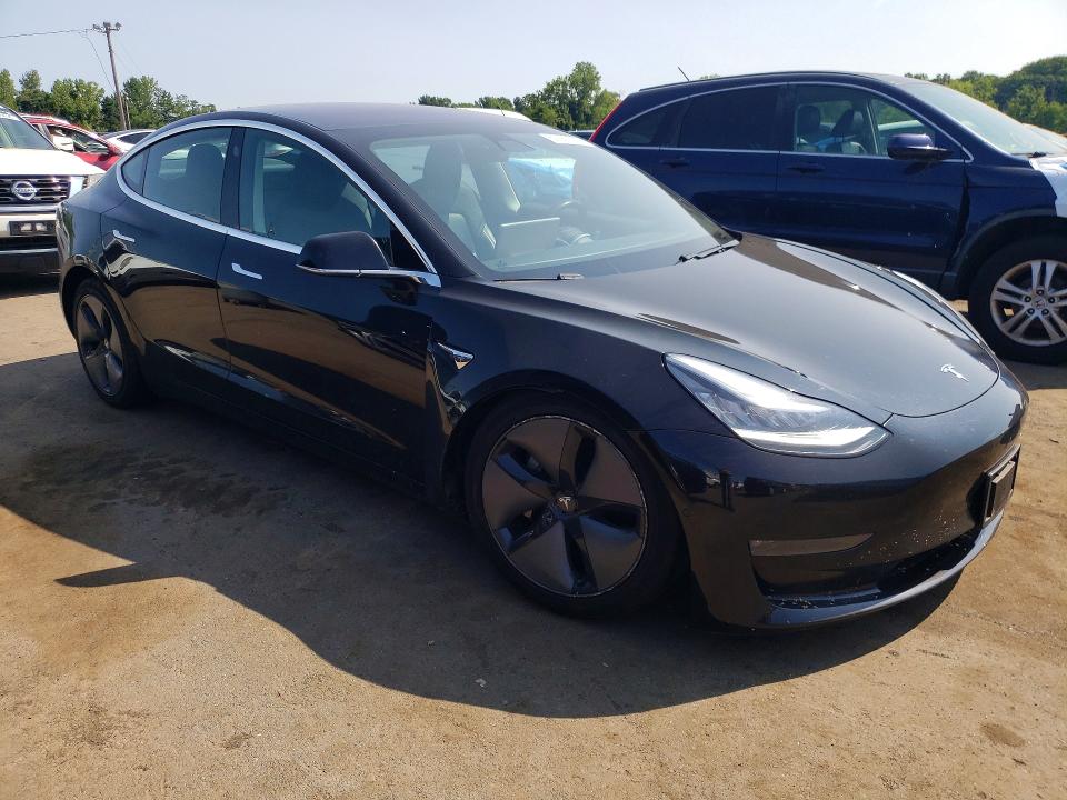 Продажа на аукционе авто 2018 Tesla Model 3, vin: 5YJ3E1EB9JF150304, номер лота: 62662746