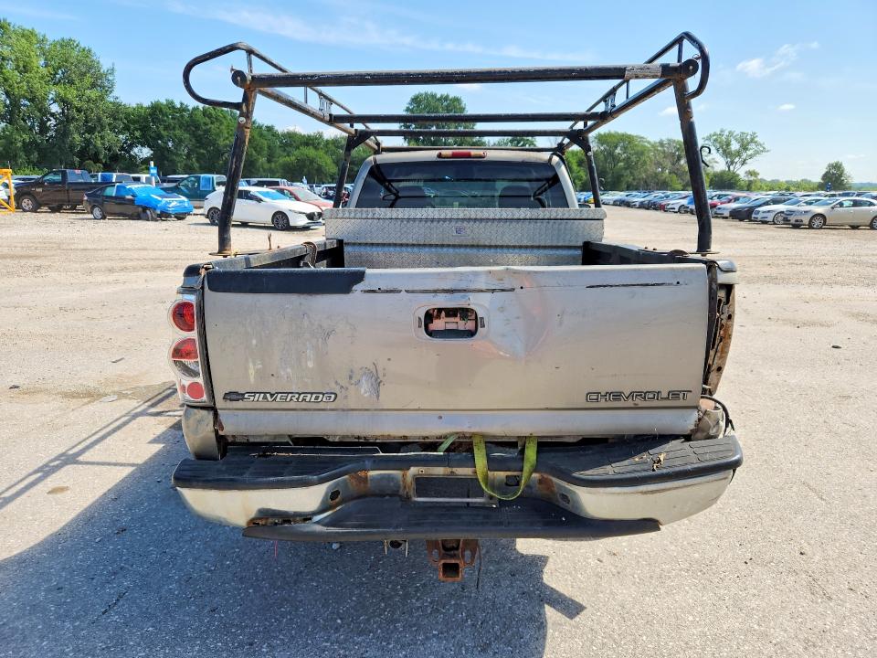 2001 Chevrolet Silverado მანქანა იყიდება აუქციონზე, vin: 1GCHC29U51E290459, აუქციონის ნომერი: 61799386
