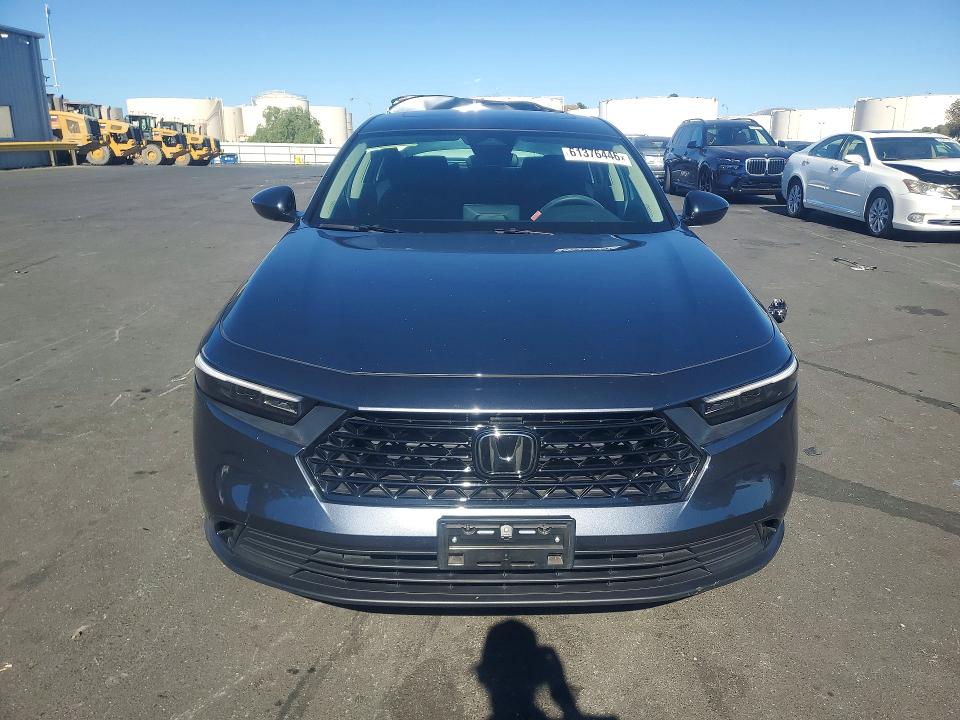 Продажа на аукционе авто 2024 Honda Accord, vin: 1HGCY1F39RA077973, номер лота: 61376446