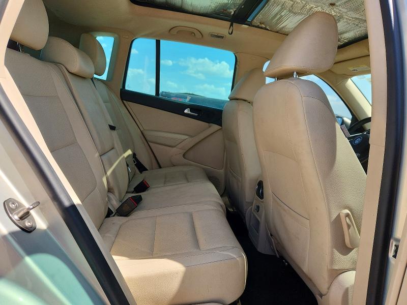 63234546 :رقم المزاد ، WVGAV7AX0FW563125 vin ، 2015 Volkswagen Tiguan مزاد بيع