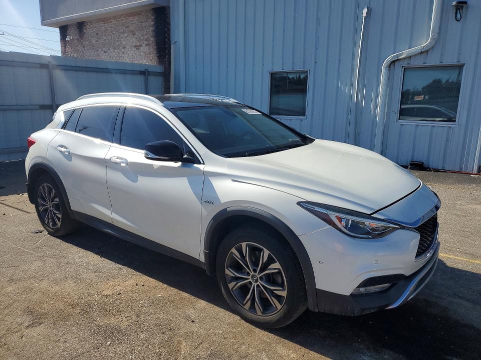 61767666 :رقم المزاد ، SJKCH5CR7HA028958 vin ، 2017 Infiniti Qx30 مزاد بيع