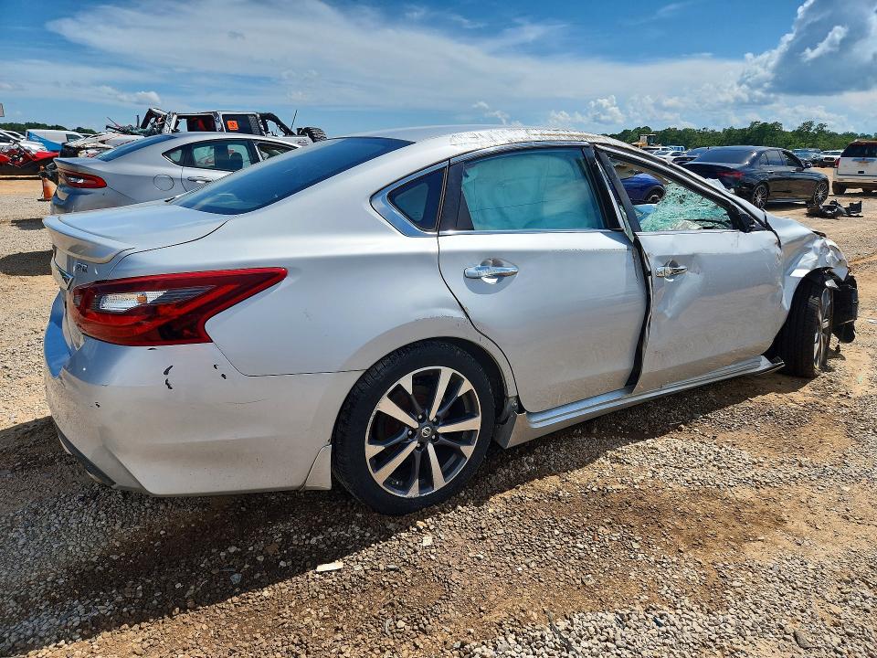 Продажа на аукционе авто 2017 Nissan Altima, vin: 1N4AL3AP1HN342795, номер лота: 59803016