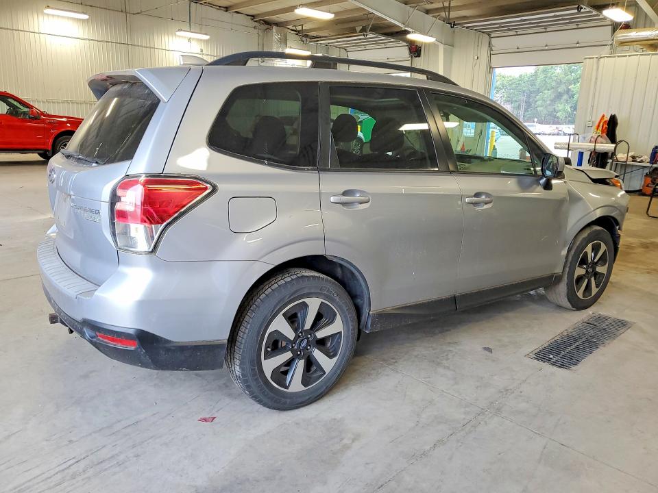 Продаж на аукціоні авто 2017 Subaru Forester, vin: JF2SJAEC5HH585705, номер лоту: 62943196