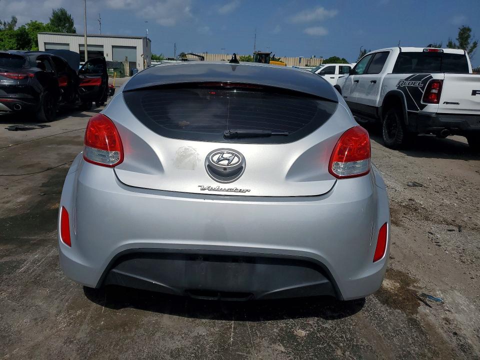 2015 Hyundai Veloster მანქანა იყიდება აუქციონზე, vin: KMHTC6AD1FU228546, აუქციონის ნომერი: 60804436
