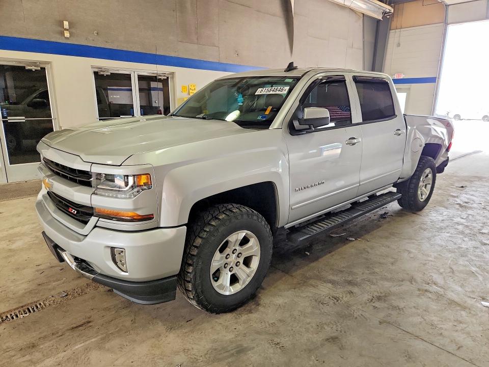 Продажа на аукционе авто 2018 Chevrolet Silverado, vin: 3GCUKREC6JG545572, номер лота: 61584846