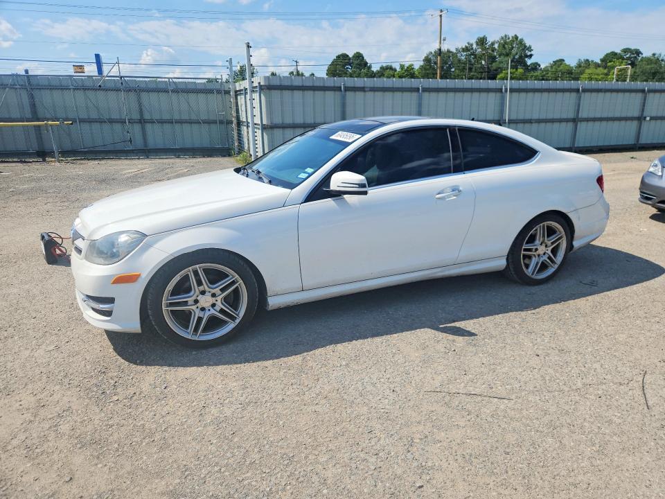 Продажа на аукционе авто 2013 Mercedes-benz C, vin: WDDGJ4HB7DG052513, номер лота: 60495096