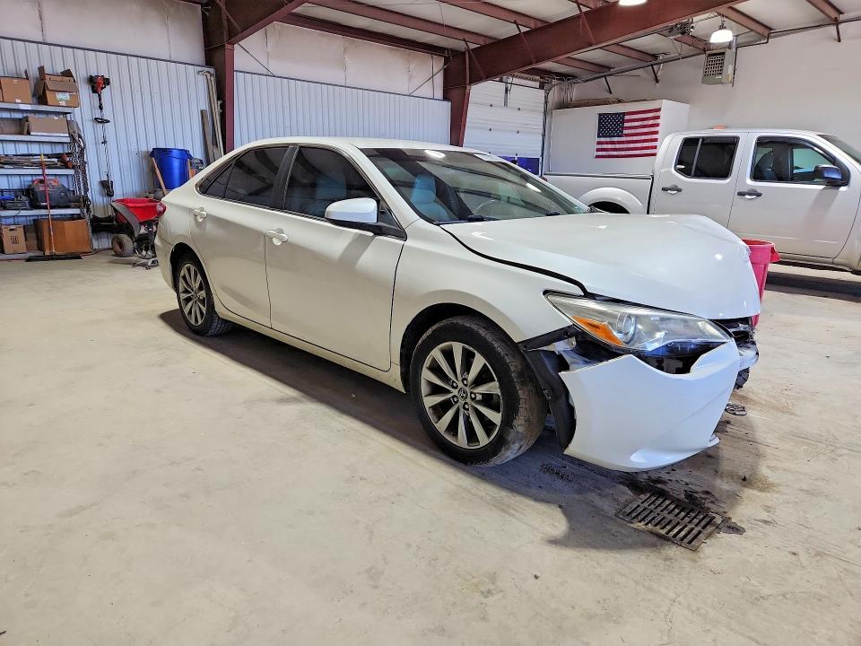 2015 Toyota Camry მანქანა იყიდება აუქციონზე, vin: 4T1BF1FKXFU083469, აუქციონის ნომერი: 62209576