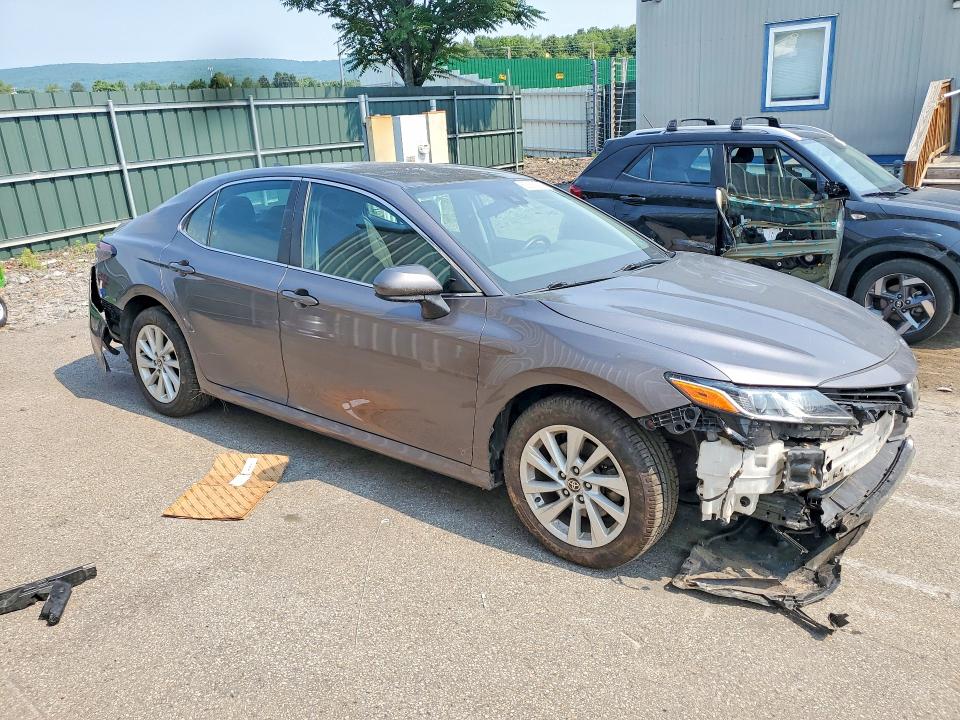 2022 Toyota Camry მანქანა იყიდება აუქციონზე, vin: 4T1C11BKXNU060006, აუქციონის ნომერი: 62289306