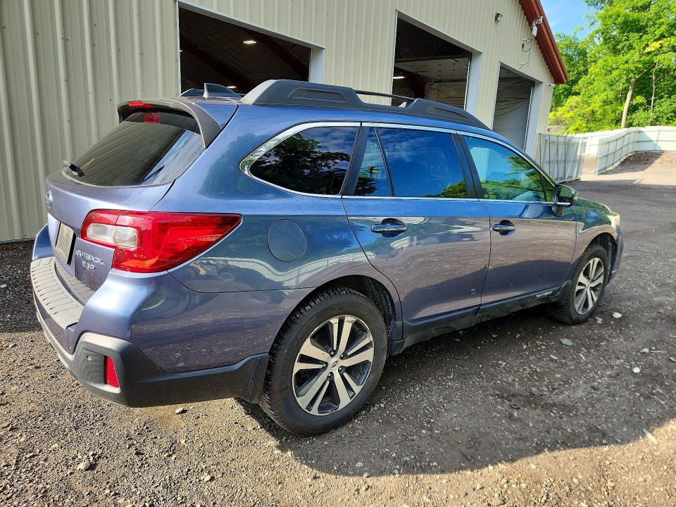 59029266 :رقم المزاد ، 4S4BSENCXJ3394699 vin ، 2018 Subaru Outback مزاد بيع