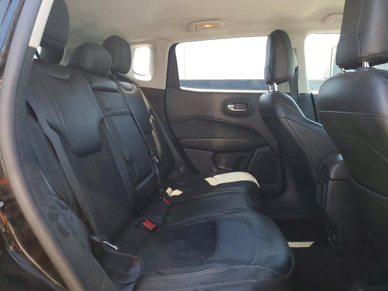 63142746 :رقم المزاد ، 3C4NJCBB5JT411594 vin ، 2018 Jeep Compass مزاد بيع