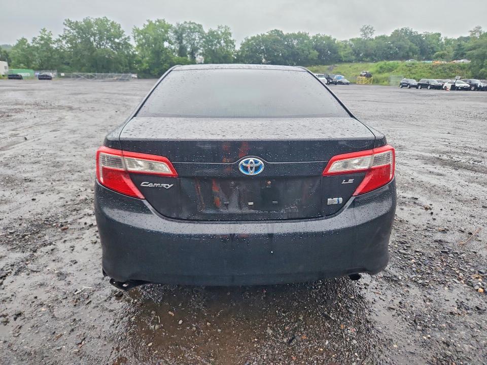 2014 Toyota Camry Hybrid მანქანა იყიდება აუქციონზე, vin: 4T1BD1FK5EU137717, აუქციონის ნომერი: 62908926