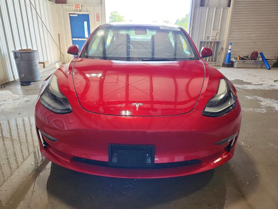 62981746 :رقم المزاد ، 5YJ3E1EA7NF370361 vin ، 2022 Tesla Model 3 مزاد بيع