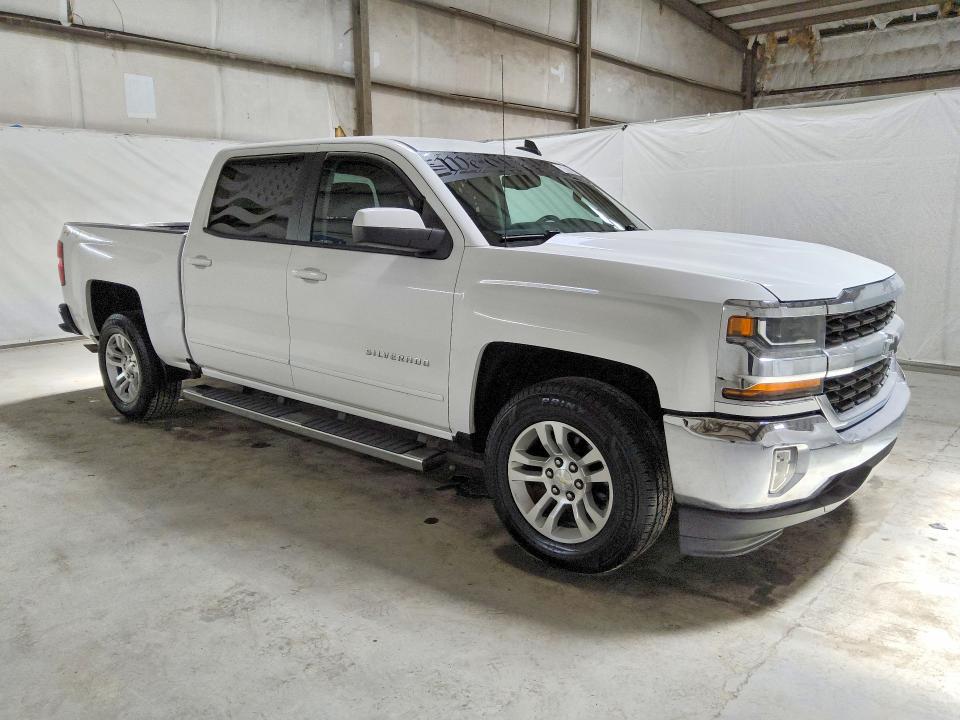 Продаж на аукціоні авто 2018 Chevrolet Silverado, vin: 3GCUKREC1JG329225, номер лоту: 60897806