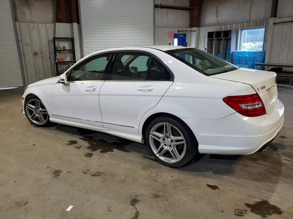Продажа на аукционе авто 2013 Mercedes-benz C, vin: WDDGF8AB5DR281635, номер лота: 59135816