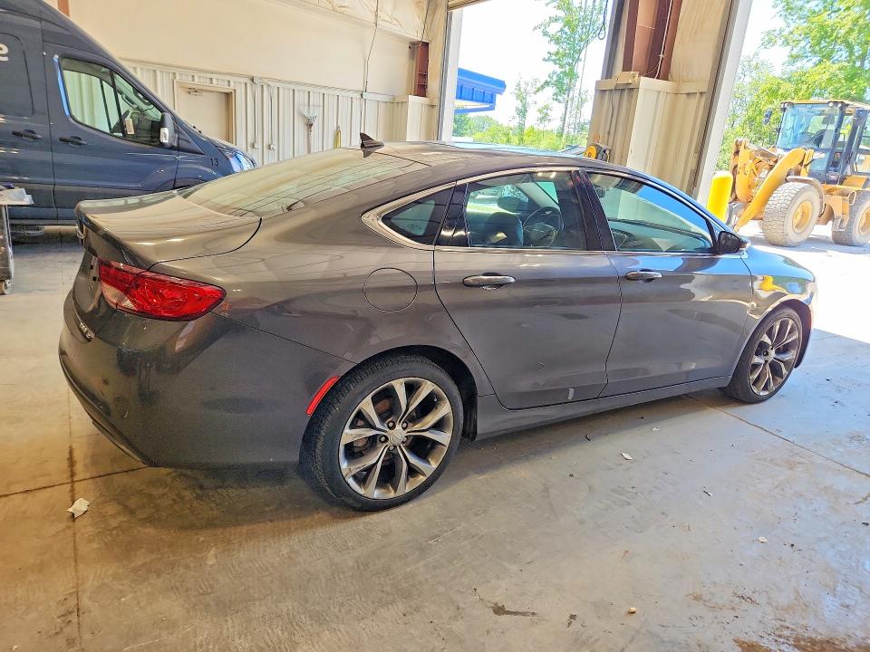 60689846 :رقم المزاد ، 1C3CCCEG2FN593176 vin ، 2015 Chrysler 200 مزاد بيع