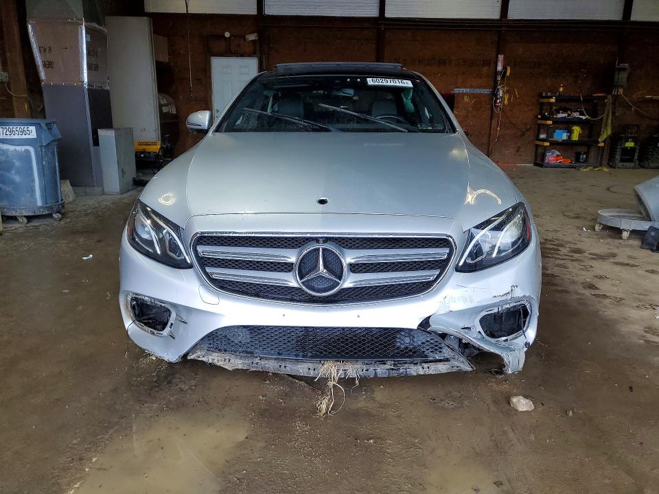 60297016 :رقم المزاد ، WDDZF6JB9KA520189 vin ، 2019 Mercedes-benz E مزاد بيع