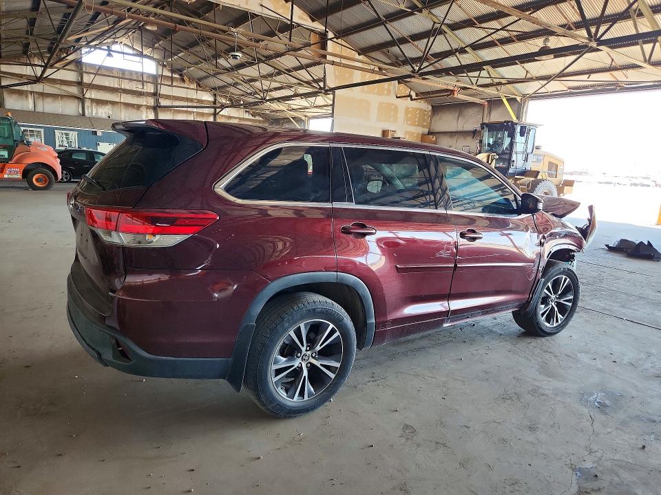 2017 Toyota Highlander მანქანა იყიდება აუქციონზე, vin: 5TDBZRFH7HS467148, აუქციონის ნომერი: 62757666