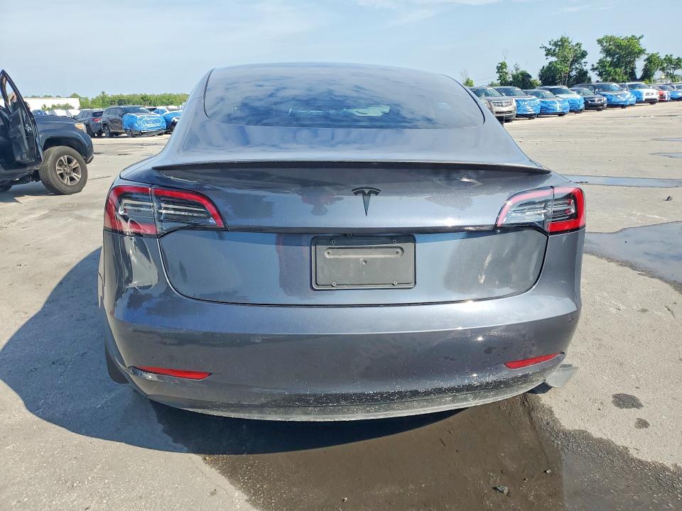 61536546 :رقم المزاد ، 5YJ3E1ECXNF277514 vin ، 2022 Tesla Model 3 مزاد بيع