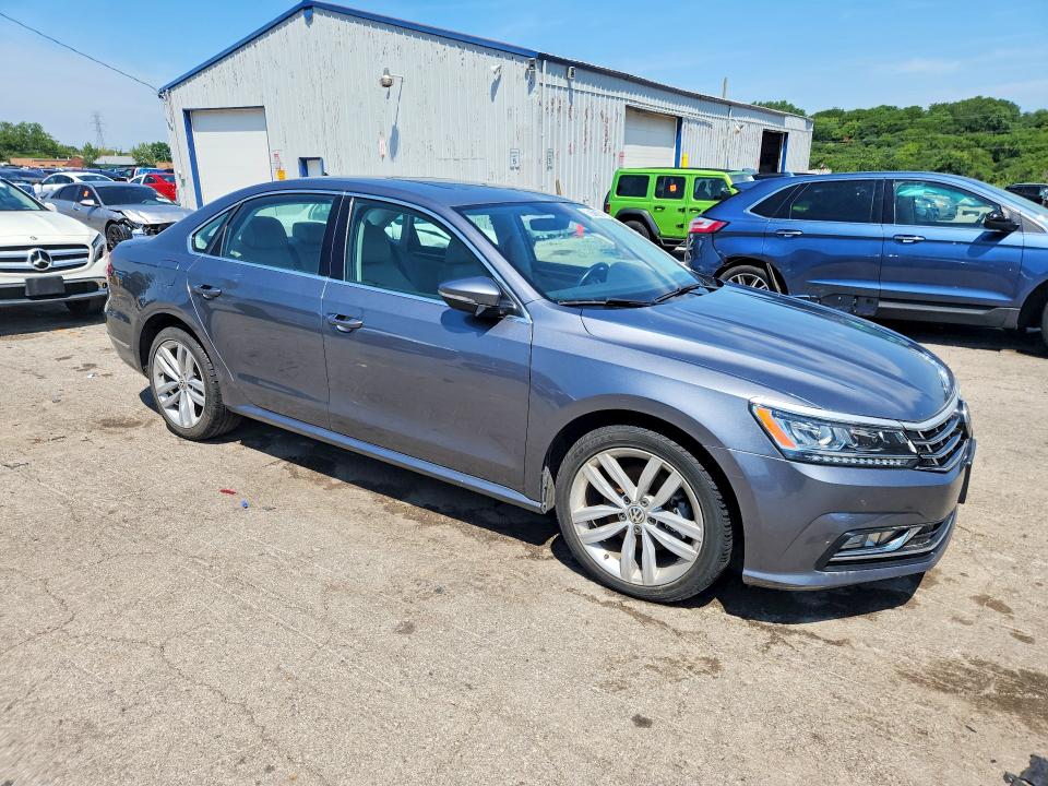 Продажа на аукционе авто 2018 Volkswagen Passat, vin: 1VWBA7A33JC049617, номер лота: 59721706
