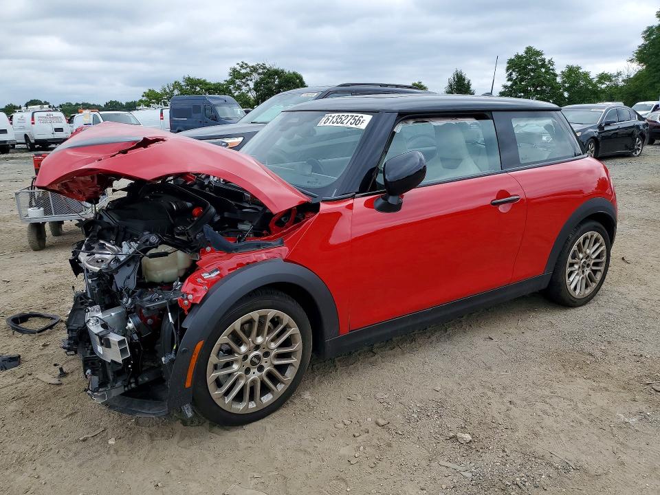 Auction sale of the 2025 Mini Cooper, vin: WMW13GD00S2W42463, lot number: 61352756