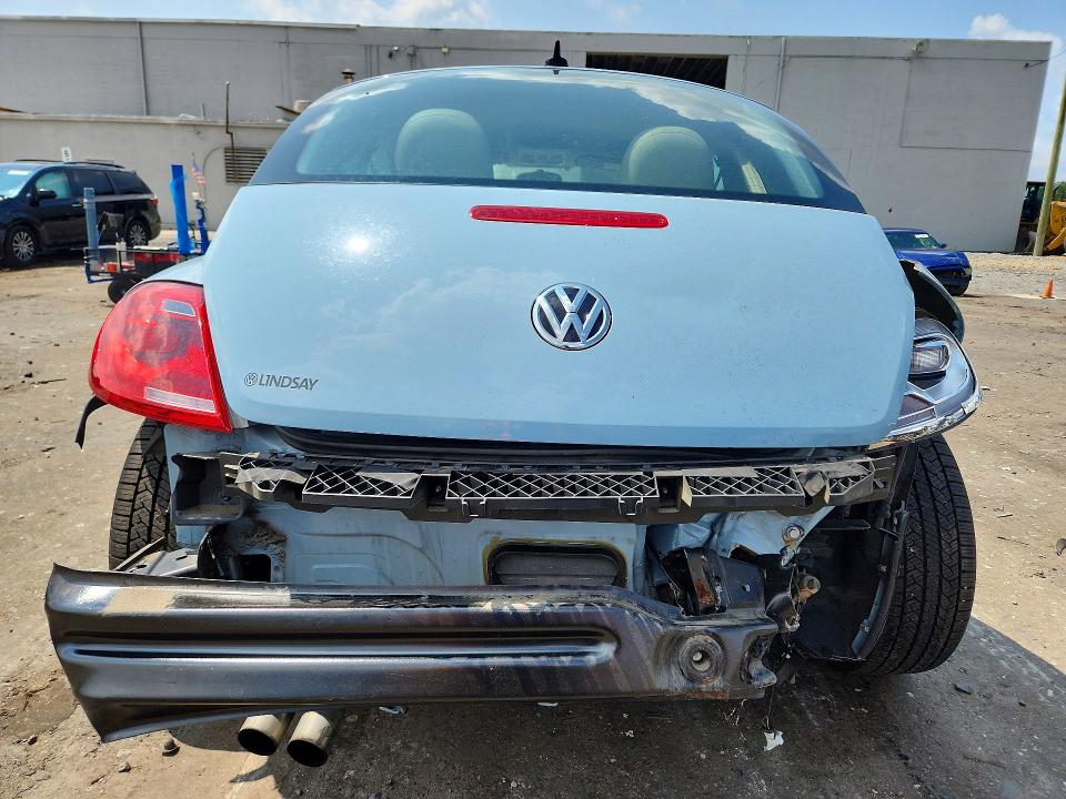 63153946 :رقم المزاد ، 3VWJ17AT1FM635783 vin ، 2015 Volkswagen Beetle مزاد بيع