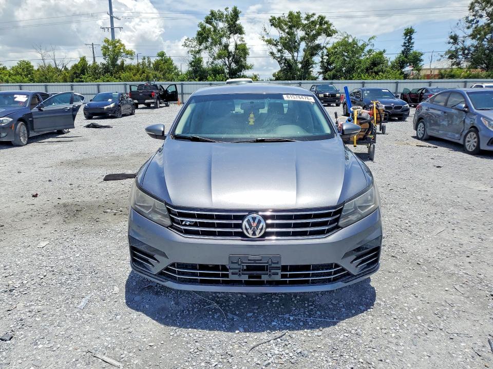 61578476 :رقم المزاد ، 1VWAA7A33JC001773 vin ، 2018 Volkswagen Passat مزاد بيع