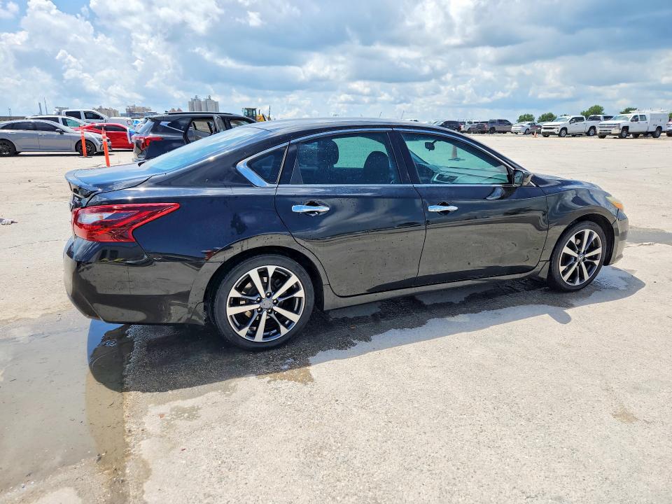 2017 Nissan Altima მანქანა იყიდება აუქციონზე, vin: 1N4AL3AP4HC123731, აუქციონის ნომერი: 60024176