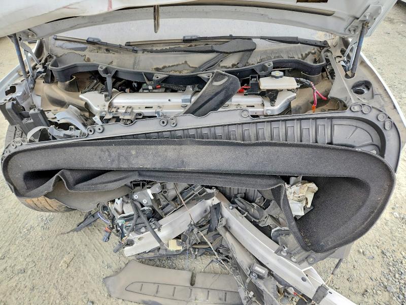 60666086 :رقم المزاد ، 7SAXCBE58RF440202 vin ، 2024 Tesla Model X مزاد بيع