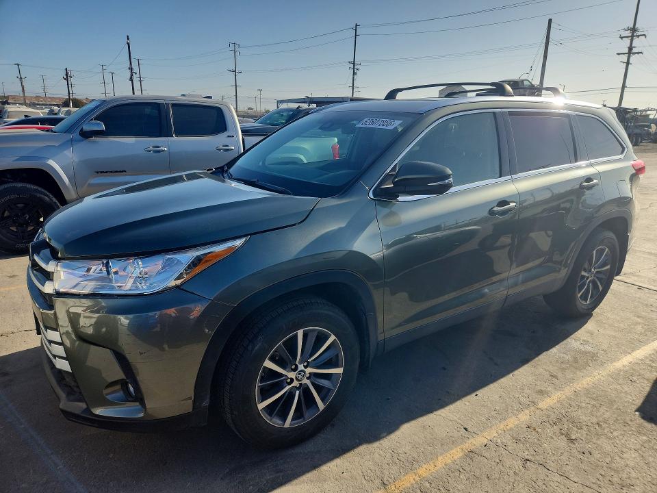 62607866 :رقم المزاد ، 5TDJZRFH3KS940661 vin ، 2019 Toyota Highlander مزاد بيع