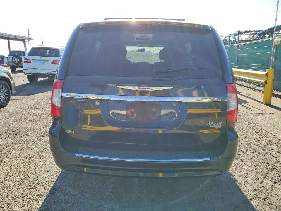 Продажа на аукционе авто 2015 Chrysler Town & Country, vin: 2C4RC1BGXFR751538, номер лота: 61535896