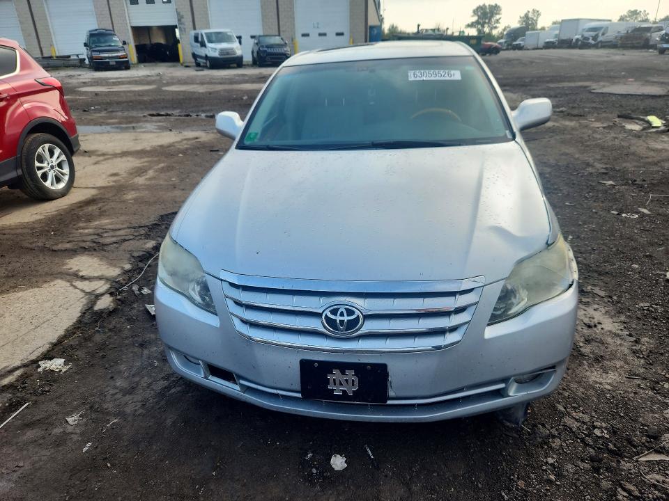 63059526 :رقم المزاد ، 4T1BK36B76U077801 vin ، 2006 Toyota Avalon مزاد بيع