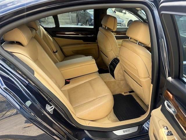 2015 Bmw 750 მანქანა იყიდება აუქციონზე, vin: WBAYB6C5XFD965910, აუქციონის ნომერი: 63611546