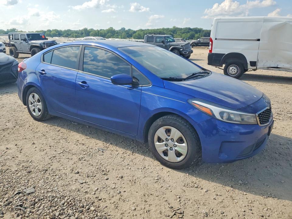61402696 :رقم المزاد ، 3KPFK4A78HE029465 vin ، 2017 Kia Forte مزاد بيع
