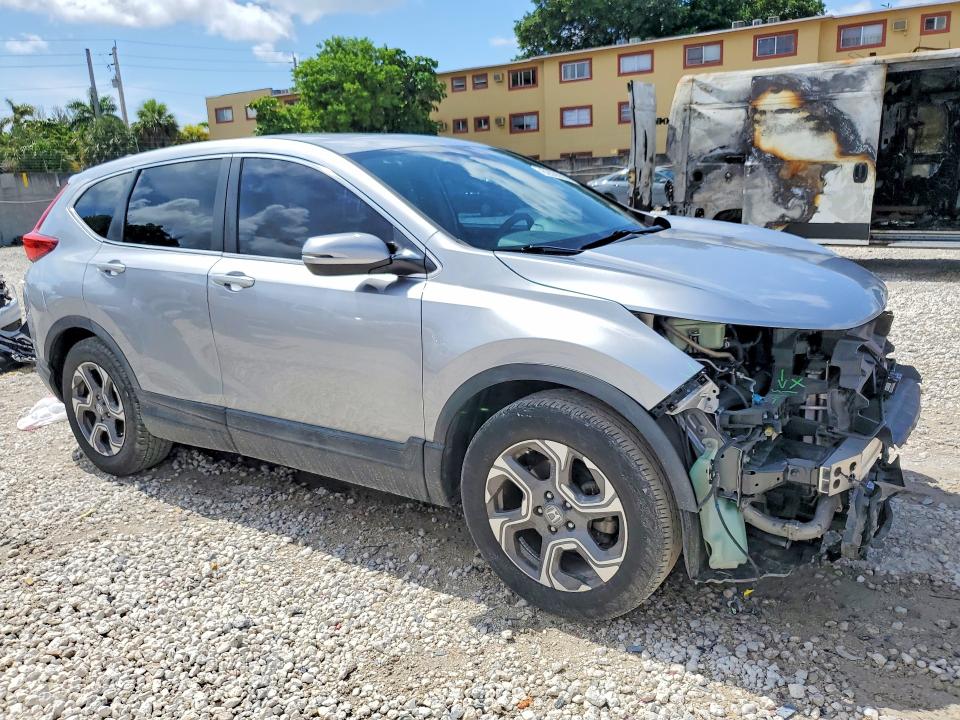 62000866 :رقم المزاد ، 7FARW1H52HE041257 vin ، 2017 Honda Cr-v مزاد بيع