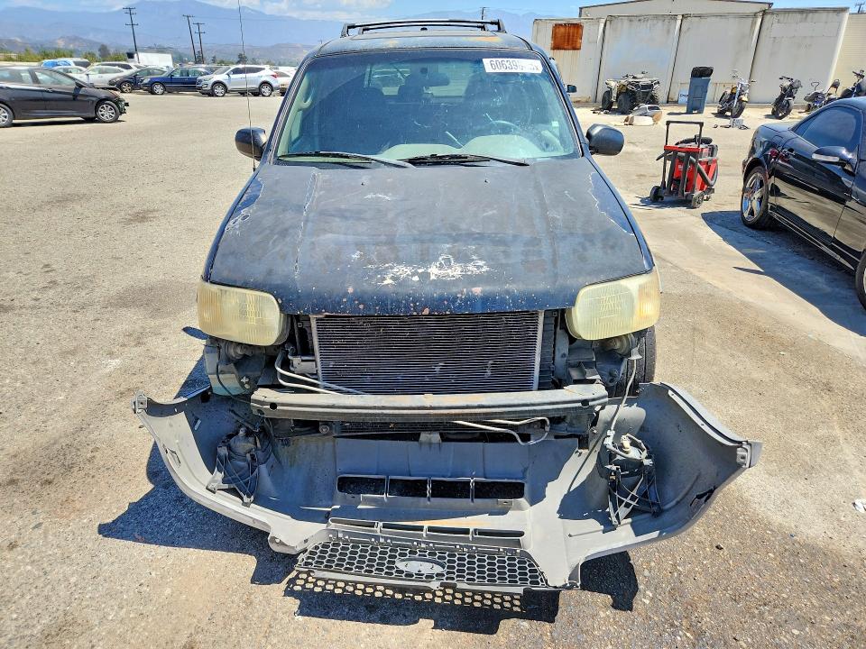 60639826 :رقم المزاد ، 1FMCU04181KB93231 vin ، 2001 Ford Escape مزاد بيع