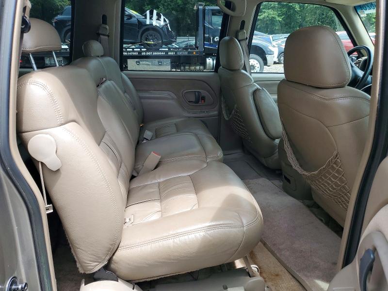 60824626 :رقم المزاد ، 3GNEC16RXXG135718 vin ، 1999 Chevrolet Suburban مزاد بيع