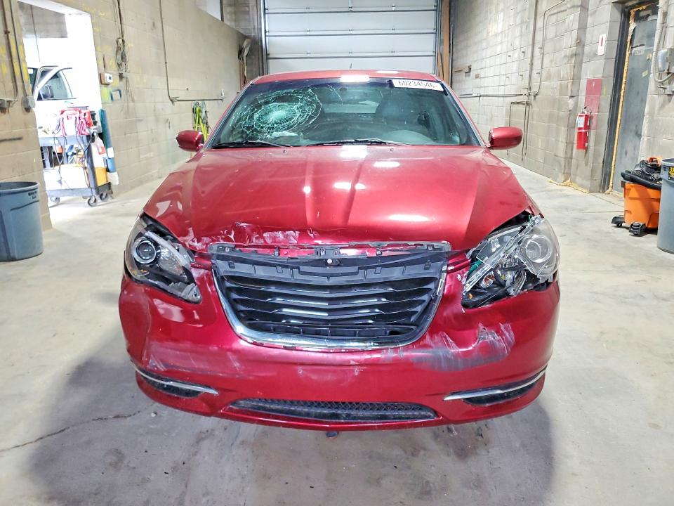60234546 :رقم المزاد ، 1C3CCBCGXDN701733 vin ، 2013 Chrysler 200 مزاد بيع