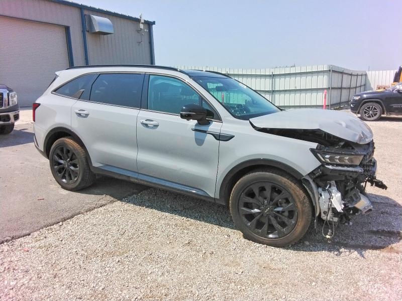 60686576 :رقم المزاد ، 5XYRK4LFXNG093779 vin ، 2022 Kia Sorento مزاد بيع