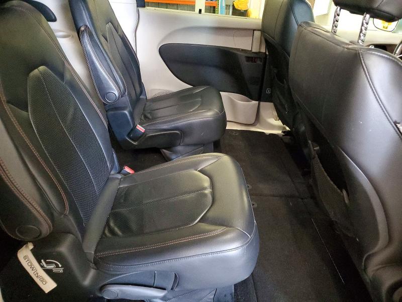 60470306 :رقم المزاد ، 2C4RC1BG8JR149181 vin ، 2018 Chrysler Pacifica مزاد بيع