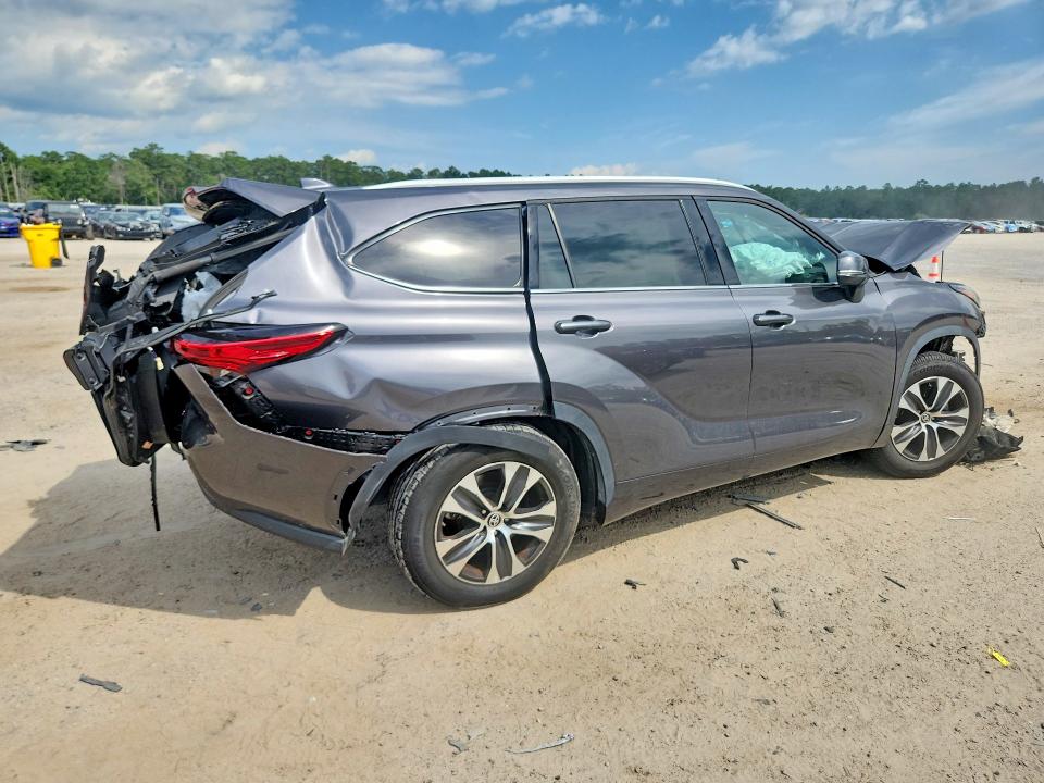 Продажа на аукционе авто 2022 Toyota Highlander, vin: 5TDGZRAH6NS105675, номер лота: 59726076