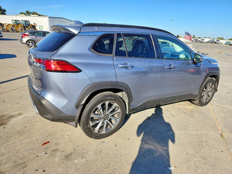2023 Toyota Corolla Cross მანქანა იყიდება აუქციონზე, vin: 7MUDAAAG8PV044776, აუქციონის ნომერი: 61754806