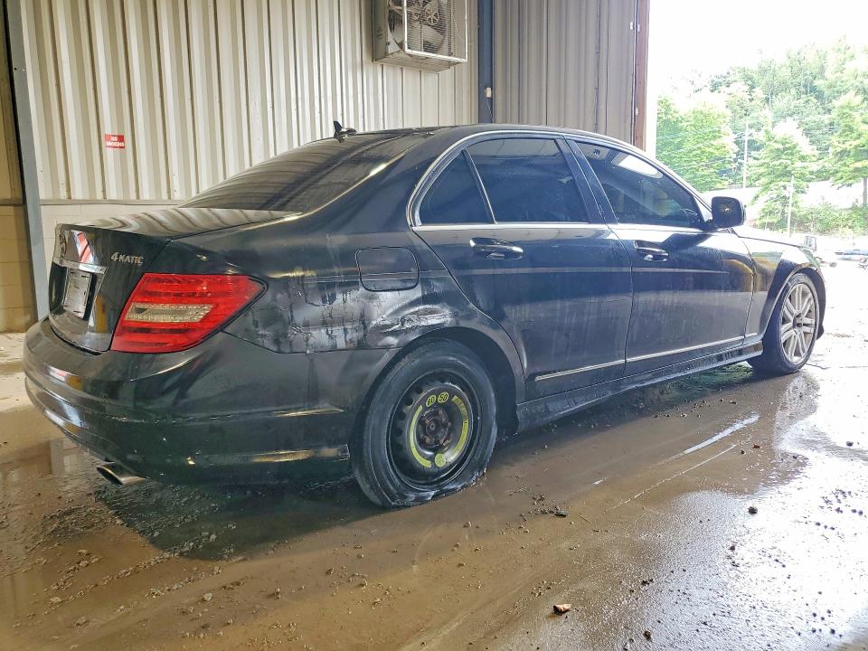 62511096 :رقم المزاد ، WDDGF81X18F135431 vin ، 2008 Mercedes-benz C مزاد بيع