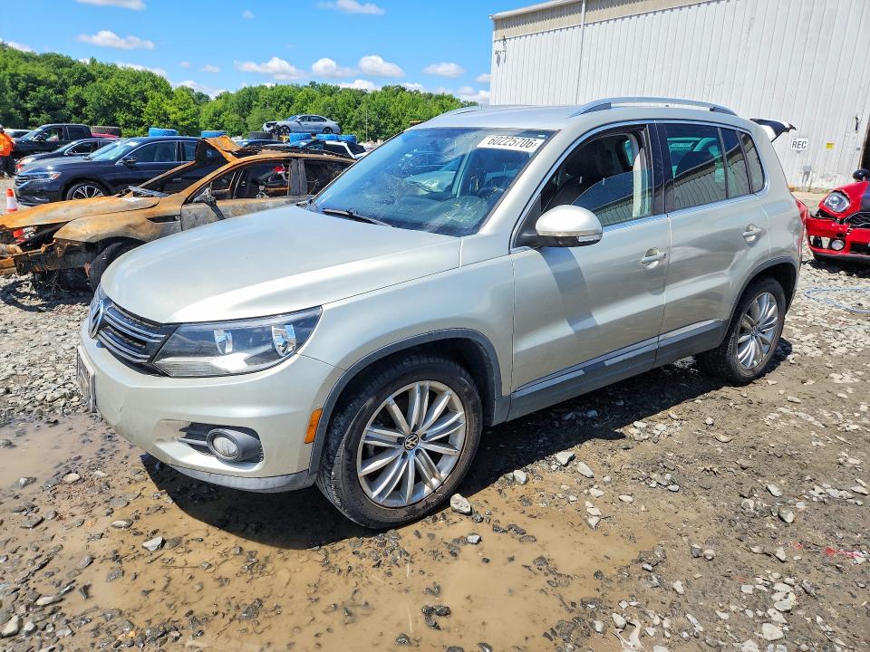 60225706 :رقم المزاد ، WVGAV7AX6CW515625 vin ، 2012 Volkswagen Tiguan مزاد بيع