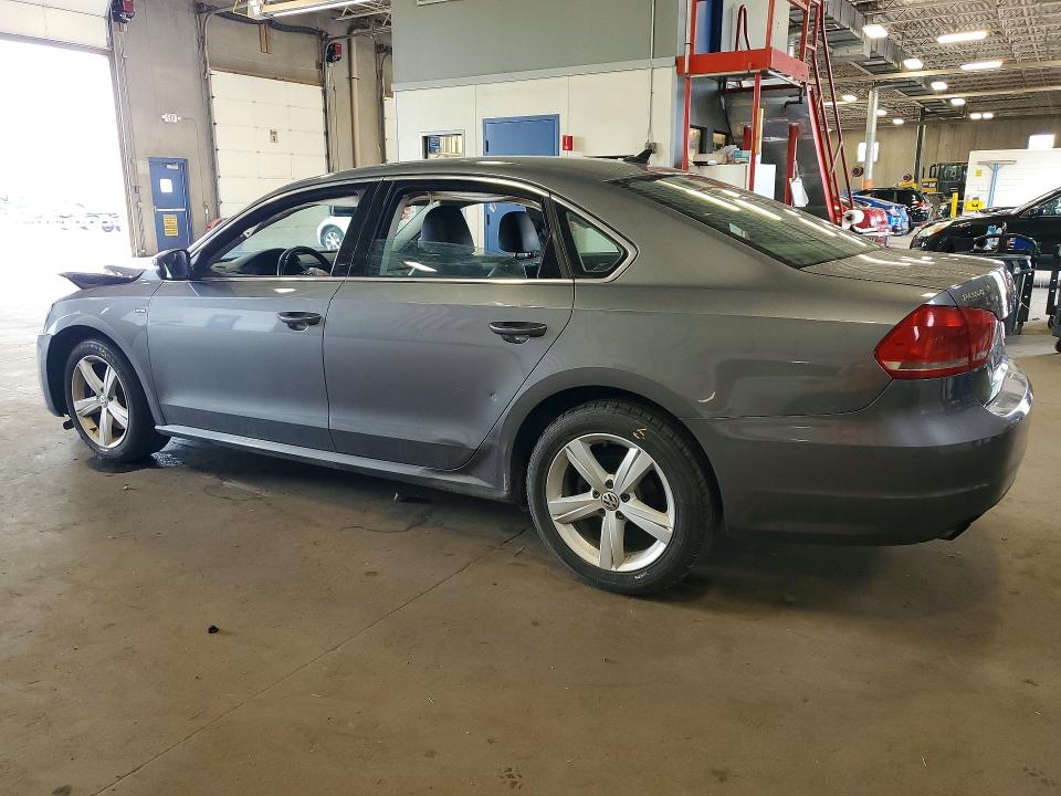61855136 :رقم المزاد ، 1VWAS7A32FC113484 vin ، 2015 Volkswagen Passat مزاد بيع