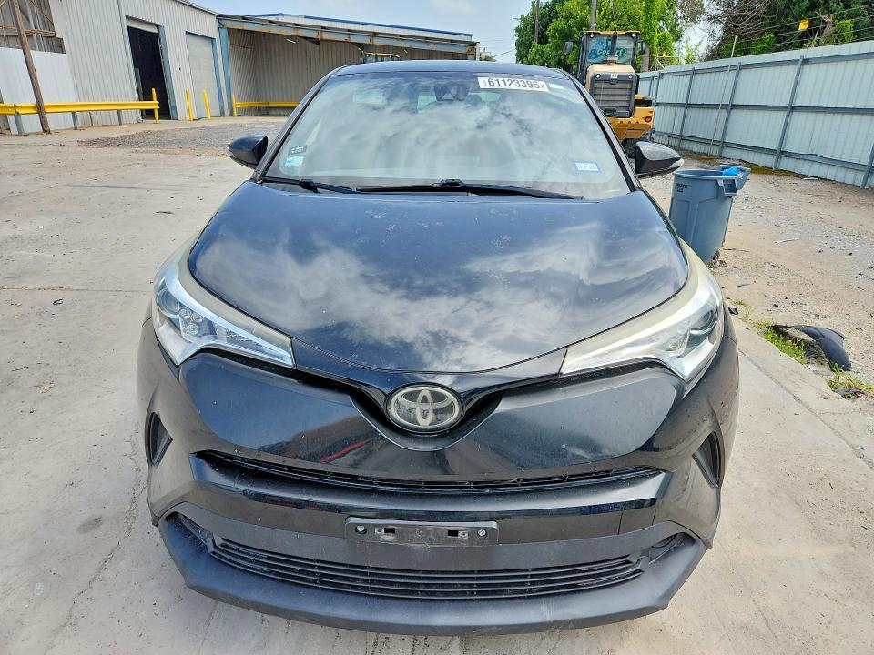 61123396 :رقم المزاد ، JTNKHMBX9J1007281 vin ، 2018 Toyota C-hr مزاد بيع